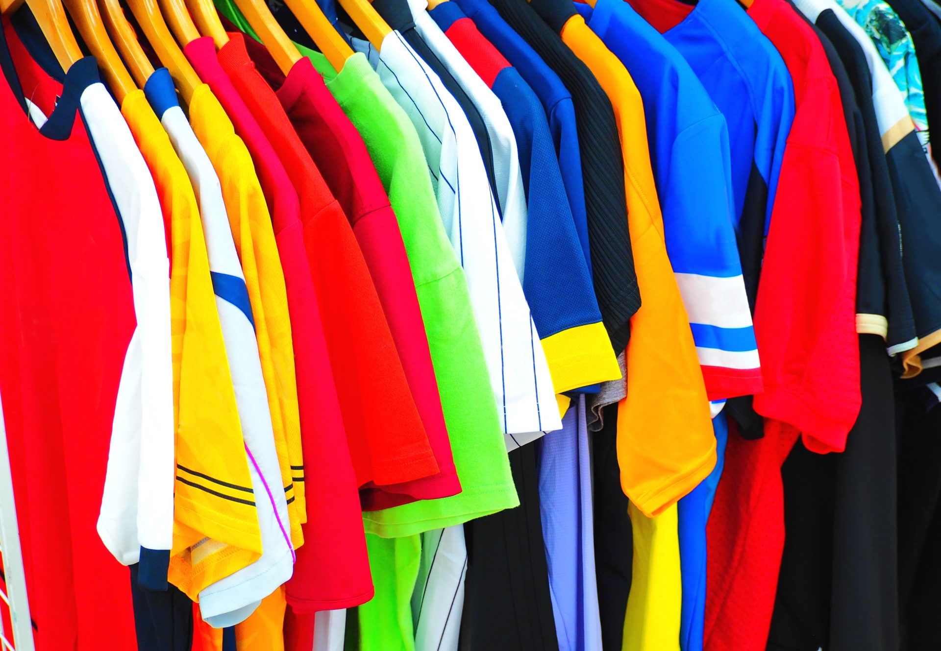 チームTシャツを作るなら押さえておきたいデザインと選び方のポイント
