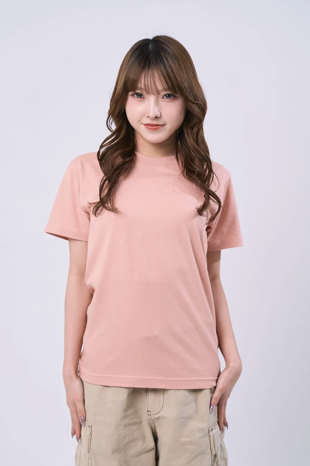 ベーシックTシャツ（女性着用イメージ）